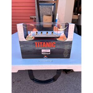 1998 Clayton Collection Titanic The Unsinkable Ship Of Dreams Scale: 1/1136